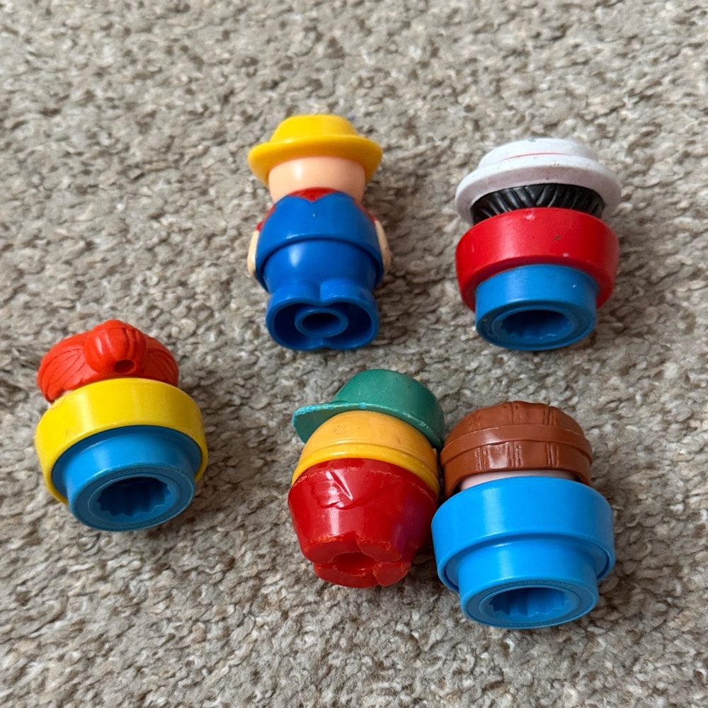Misc bundle of vintage fisher price little people - Picture 2 of 3